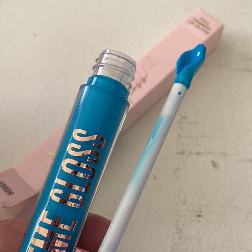 Jeffree Star ⭐️ Supreme Gloss 👄 BLUE BALLS 🏀 ⚽️ 🏈